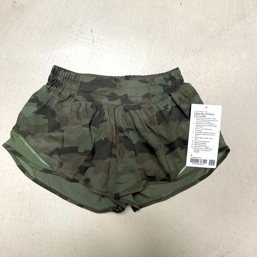 lululemon Hottie Hot low rise short 2.5 inseam *lined